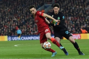 巴斯托尼晒与若塔场上对抗的照片：❤️🙏