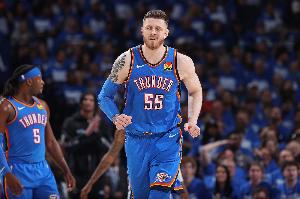 实在！哈滕打趣加盟雷霆的原因：钱也起到了一点点作用