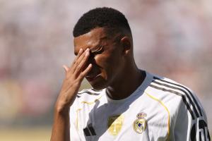 我太难了😭姆巴佩离队后巴黎夺三冠王，首次战旧主就被横扫出局