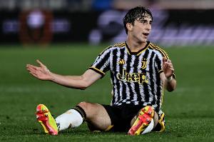 跟队记者：尤文考虑1500万到2000万卖米雷蒂，许多意大利球队有意