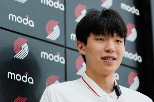 2K主管谈杨瀚森：已经有他的评分了 会考虑给他传球&护筐徽章