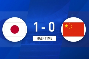 半场-国足暂0-1日本 张玉宁失单刀颜骏凌扑单刀救险 细谷真大破门