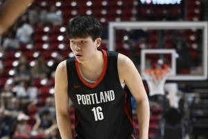 夏普：杨瀚森有成为高水平球员的潜力 他的身高&球商都能帮助球队