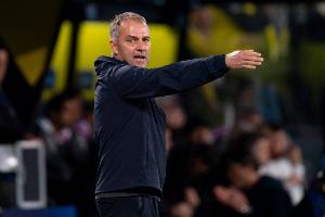 世体：巴萨十名预备队球员已通过体检测试，将随一线队备战季前赛