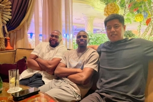 下赛季能否继续合作？迪亚洛晒与山西主帅潘江合影：在赌城见面了