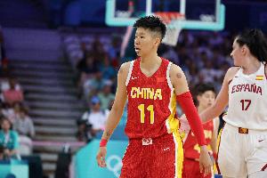 上半场比分紧咬因三分太铁？黄思静：命中率会有起伏 防守是根本