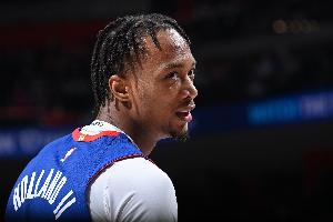 霍兰：夏天我一直泡在球馆练球研究CC的比赛 我成长了很多