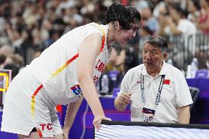 宫鲁鸣：今天尝试不同阵容起到了相应效果 会总结准备半决赛&决赛