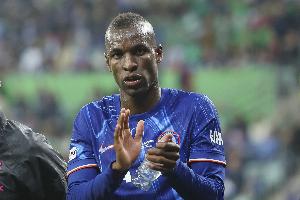 记者：杰克逊希望留在切尔西，他相信自己下赛季能找回最佳状态