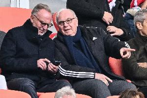 哈曼：鲁梅尼格更多参与将改善拜仁处境，赫内斯该反思识人的能力