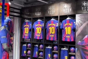 🔥火热发售！亚马尔的10号球衣已经在巴萨线下商城上架
