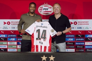 官方：埃因霍温签下32岁门兴前锋普莱亚，签约3年身披14号球衣