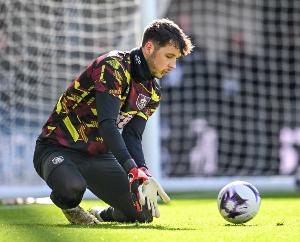 罗马诺：曼城考虑回购伯恩利门将特拉福德，但需要有一名门将离队