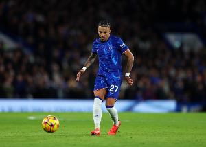 法尔克:拜仁有意切尔西后卫古斯托和维加,但需先出售球员