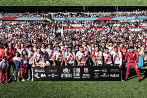 马卡报：巴萨传奇0-2河床传奇，25781名观众入场观赛