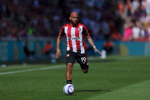 费迪南德：曼联在姆贝莫转会上没屈服，要是以往早就满足要价了