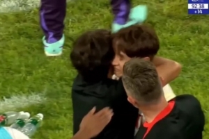 人民网：体育场不是泄愤场，球迷看台也不是“耍流氓”的法外之地