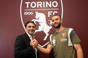 迪马济奥：都灵后卫瓦卢基维茨已离开集训地，即将加盟萨索洛