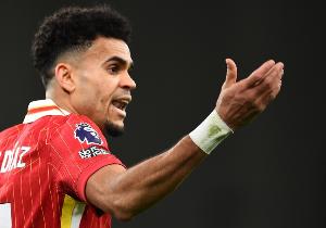 记者：拜仁将在几小时内为迪亚斯提交新报价，约7000万欧+奖金