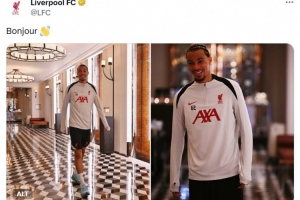 他来了！利物浦官方晒照，新援埃基蒂克已与球队会合