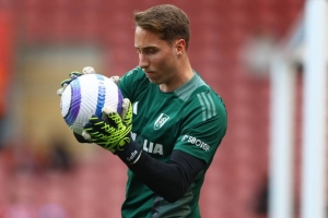 记者：富勒姆门将本达租借加盟米尔沃尔，勒孔特将与莱诺竞争位置