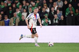 官方：里昂中场韦勒图转会至卡塔尔球队阿拉比，转会费50万欧