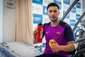 每体：巴德吉在首堂海外训练课惊艳众人，巴萨新星初露锋芒