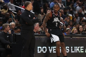 家底厚！范埃克塞尔：快船太有深度了 他们可以轮休小卡&保罗