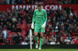 曼联官方：续约21岁门将维特克至2028年，将其外租至布里斯托尔城