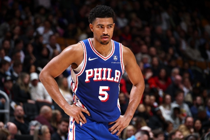 严查雄鹿😂高管：能用底薪签特伦特 干嘛花2000万签格莱姆斯呢