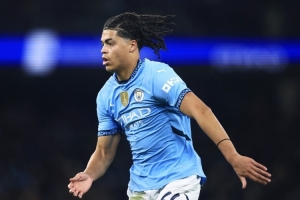 记者：曼城19岁中卫普西将租借至凯尔特人，不含买断选项