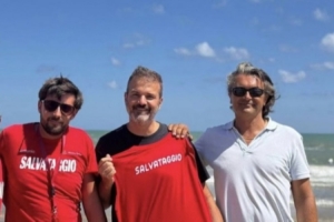 英雄！罗体：前国米主帅海边救了两个溺水女孩，获荣誉救生员称号