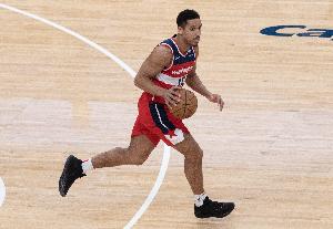 名记：尼克斯目前只有12名球员 布罗格登&沙梅特是他们的绯闻目标