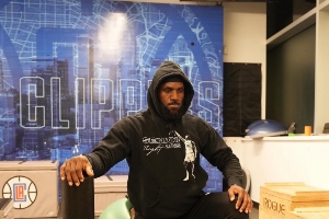 詹姆斯在快船logo下训练？美网友：我们不想要他&快船已经够老了