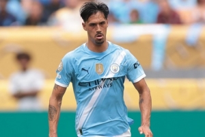 赖因德斯：因克鲁伊夫而选14号球衣 常看范佩西、博格坎普踢球