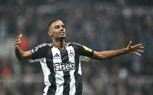 记者：埃迪-豪表示将支持伊萨克，纽卡希望球员归队训练