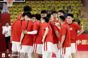 济南时报：残阵出战亚洲杯 中国男篮能否掀起“青春风暴”？