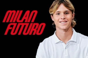 罗马诺：米兰17岁中场科莫托今日接受体检，租借加盟斯佩齐亚