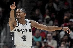 77超值！福克斯续约合同平均年薪5725万美元 高于东契奇的5500万