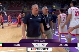 伊朗20岁前锋阿米尼24+8+3+2帽！媒体人：现代篮球一定要高快灵