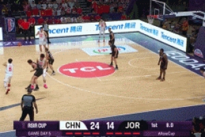 晚了一点点！廖三宁抛传余嘉豪空接得手 但超时在先&进球无效