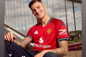 达洛特社媒晒塞斯科海报：欢迎加入曼联大家庭💪