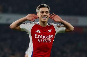 镜报：特罗萨德若有合适报价可能被出售 巴西球队有意热苏斯