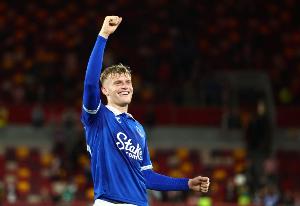 TA：布兰斯维特在训练中受伤，将缺席埃弗顿的英超首轮