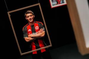 堂安律：长谷部诚是自己向往的球员 加盟前格策曾多次发出邀请