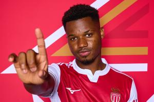 至今1场未上😢22岁法蒂在摩纳哥1个多月0出场 落选法甲首轮名单