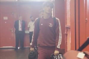 积攒宝贵经历！15岁道曼随阿森纳全队抵达老特拉福德，未进大名单