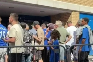 太阳报：切尔西手机APP票务系统瘫痪，数千球迷无法验票进场