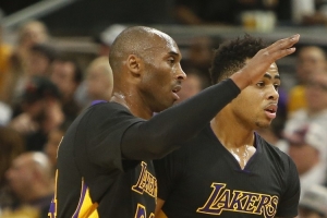 A-史密斯谈科比不如詹姆斯：詹姆斯不可能像科比那样带队争状元