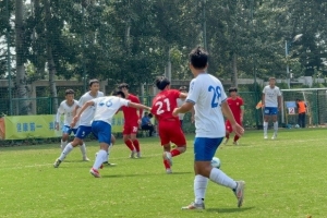 中国青少年足球联赛，上海海港U17队以小组第二名挺进下一阶段